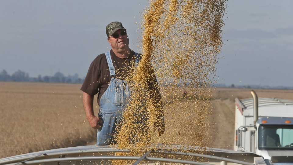 Mỹ: Ngành công - nông nghiệp phản ứng trước tuyên bố tăng thuế hàng Trung Quốc của Tổng thống