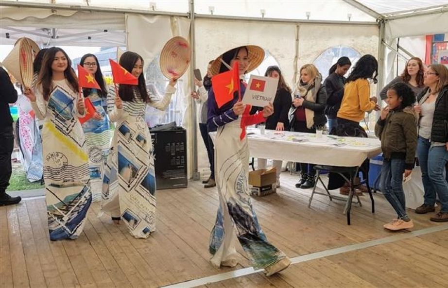 Ấn tượng Việt Nam giữa sắc màu Pháp ngữ