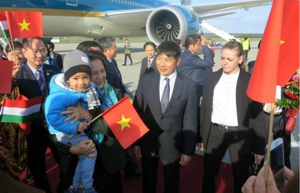 Chủ tịch Quốc hội bắt đầu thăm chính thức Hungary