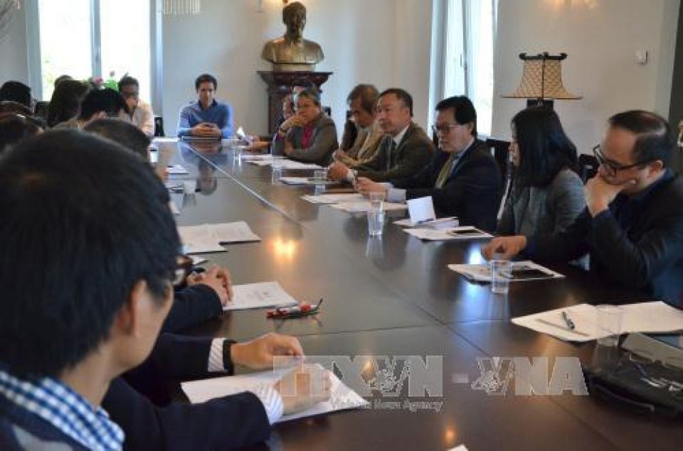 Trí thức Việt tại Thuỵ Sỹ ủng hộ cuộc cách mạng tinh gọn bộ máy ở trong nước Trí thức Việt tại Thuỵ Sỹ ủng hộ cuộc cách mạng tinh gọn bộ máy ở trong nước