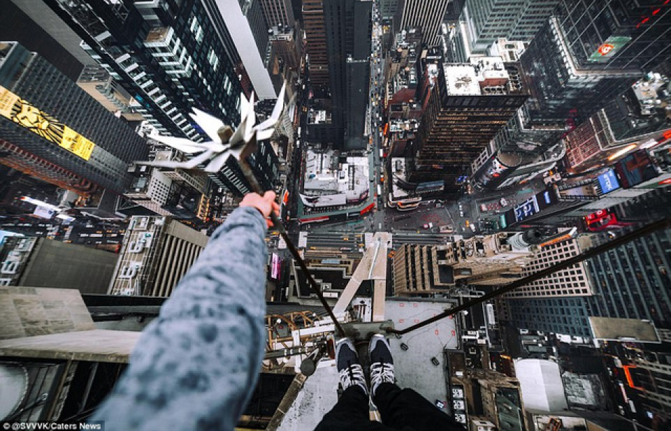 Những khoảnh khắc thót tim của "kẻ thách thức thần Chết"