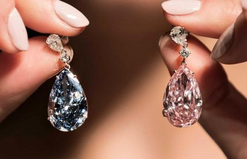 Đôi khuyên tai Apollo và Artemis đạt mức giá kỷ lục