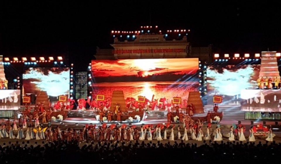 Khát vọng của người dân thành phố Hoa phượng đỏ khat vong cua nguoi dan thanh pho hoa phuong do