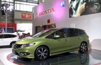 duc thu hoi hon 22000 xe porsche cayenne do loi he thong xa thai