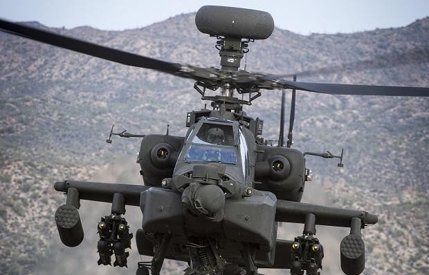 Ấn Độ nhận 4 trực thăng chiến đấu Apache AH-64E đầu tiên