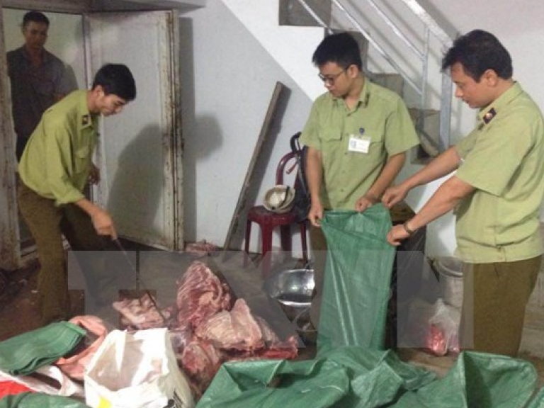 Thực trạng mỡ bẩn, thịt ôi thiu vẫn nhức nhối