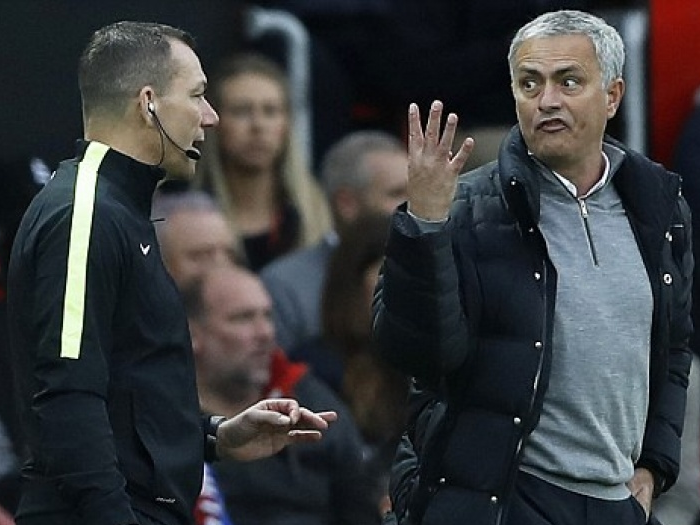 Những quyết định tranh cãi của trọng tài Clattenburg với MU