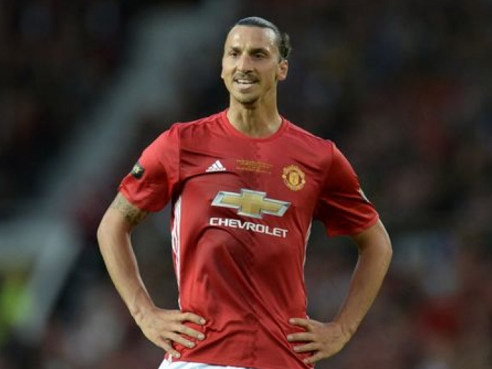Cổ động viên MU gọi Ibrahimovic là… vụ lừa đảo