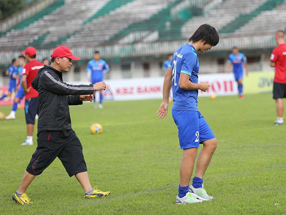 HLV Hữu Thắng giữ kín quyết định có loại Tuấn Anh hay không