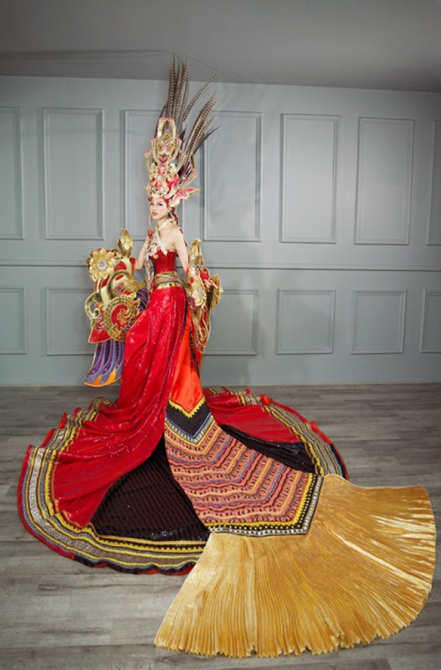 Trang phục dân tộc của Việt Nam: Tại sao gây tranh cãi? trang phuc dan toc cua viet nam tai sao gay tranh cai