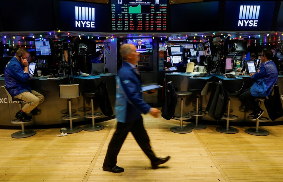 Chỉ số chứng khoán chủ chốt của Mỹ tiếp tục lập đỉnh mới