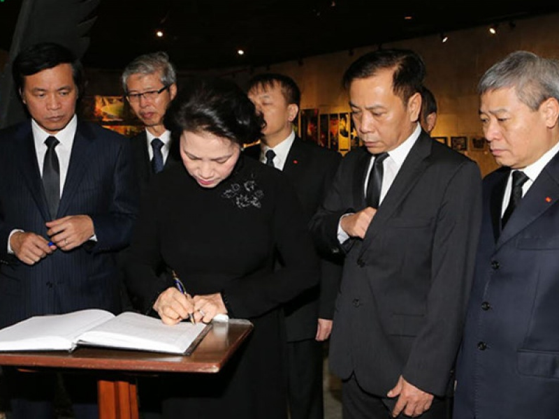 Một số hình ảnh Chủ tịch Quốc hội Việt Nam viếng Lãnh tụ Fidel Castro