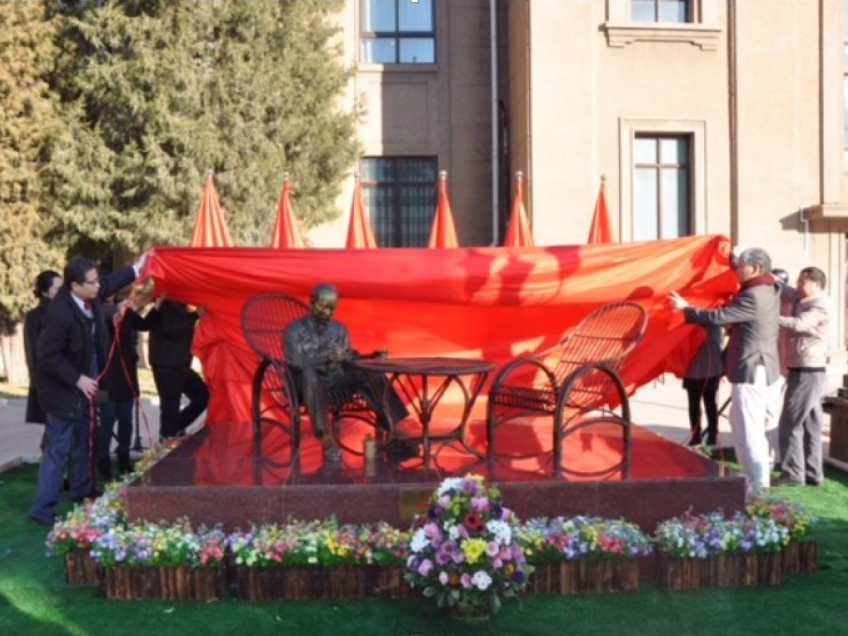 Khánh thành tượng Bác Hồ tại Bắc Kinh