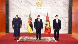 Đại sứ Phạm Hoàng Kim trình Thư ủy nhiệm lên Tổng thống Mozambique