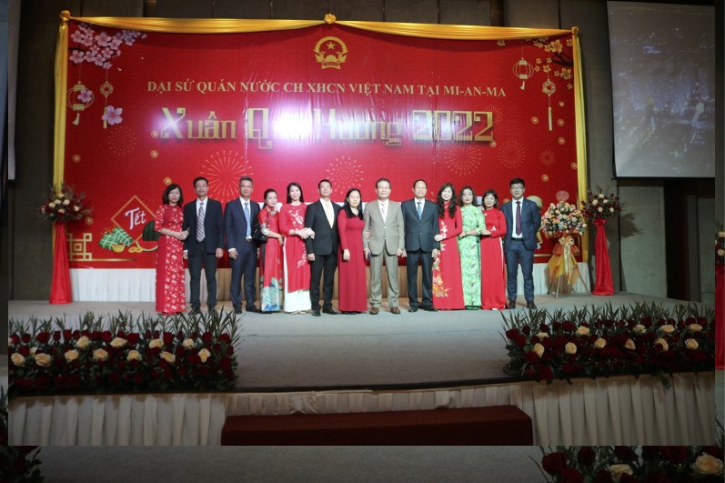 Ấm áp 'Xuân quê hương 2022' với cộng đồng người Việt Nam tại Myanmar Ấm áp 'Xuân quê hương 2022' với cộng đồng người Việt Nam tại Myanmar