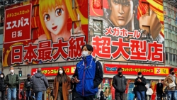 Covid-19: Bị Omicron ‘quần thảo’ dữ dội, Nhật Bản cân nhắc ban bố tình trạng khẩn cấp