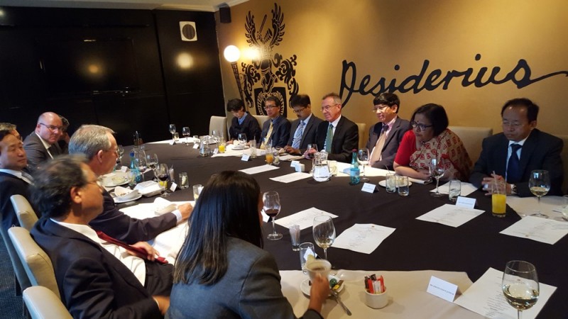 Thúc đẩy hợp tác nghiên cứu với Ngoại giao đoàn ở Nam Phi