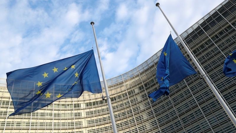 Không thu được tiền phạt Ba Lan, EU cắt tiền tài trợ; Warsaw cương quyết phản đối