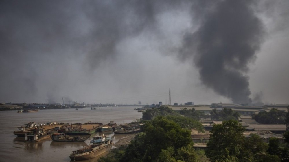 Myanmar: Trung Quốc sẽ sơ tán nhân viên không thiết yếu; người dân rời Yangon tránh xung đột; giá lương thực, nhiên liệu leo thang?
