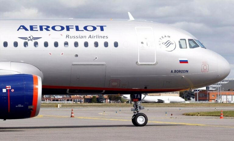 Hãng hàng không Aeroflot của Nga lên kế hoạch đến Dominicana và Mexico để chở công dân nước bị mắc kẹt do việc đóng cửa không phận của châu Âu đối với các chuyến bay của Nga về nước. (Nguồn: AP) Hãng hàng không Aeroflot của Nga lên kế hoạch đến Dominicana và Mexico để chở công dân nước bị mắc kẹt do việc đóng cửa không phận của châu Âu đối với các chuyến bay của Nga về nước. (Nguồn: AP)