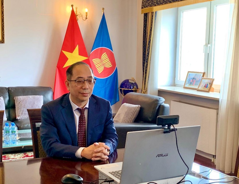 Đại sứ Nguyễn Hùng tham dự cuộc họp trực tuyến của ACW. Đại sứ Nguyễn Hùng tham dự cuộc họp trực tuyến của ACW.