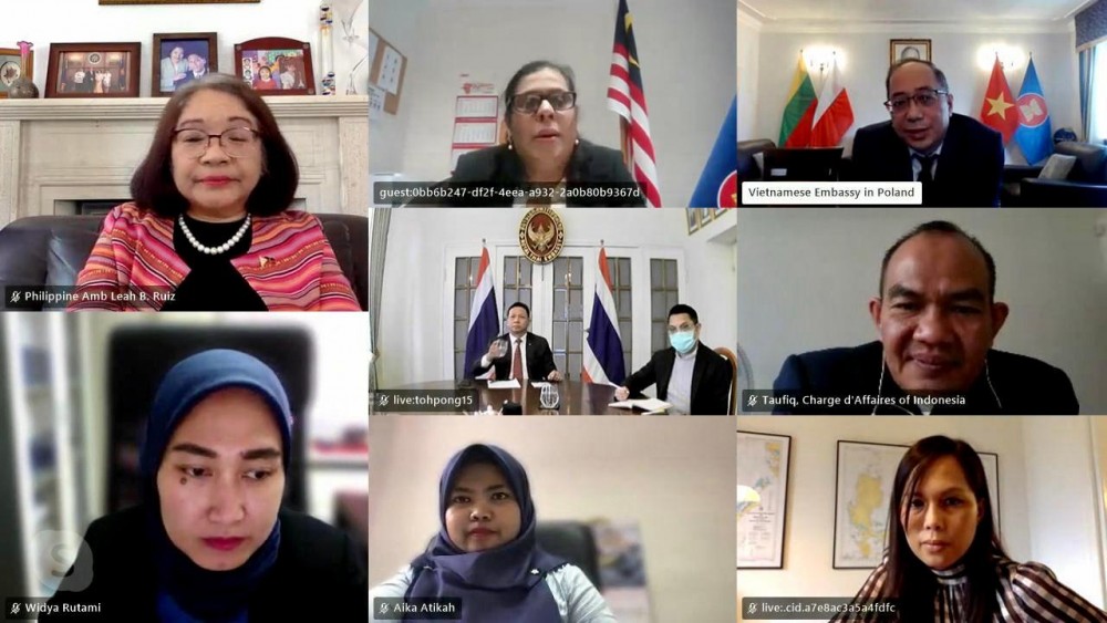Cuộc họp có sự tham dự của Đại sứ, Đại biện và các cán bộ phụ trách của Đại sứ quán các nước ASEAN tại Ba Lan. Cuộc họp có sự tham dự của Đại sứ, Đại biện và các cán bộ phụ trách của Đại sứ quán các nước ASEAN tại Ba Lan.