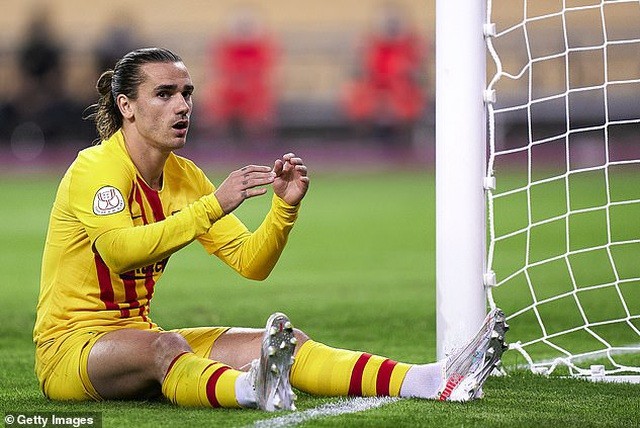 Griezmann đưa bóng vào lưới Bilbao ở cuối trận, nhưng VAR đã từ chối. Griezmann đưa bóng vào lưới Bilbao ở cuối trận, nhưng VAR đã từ chối.