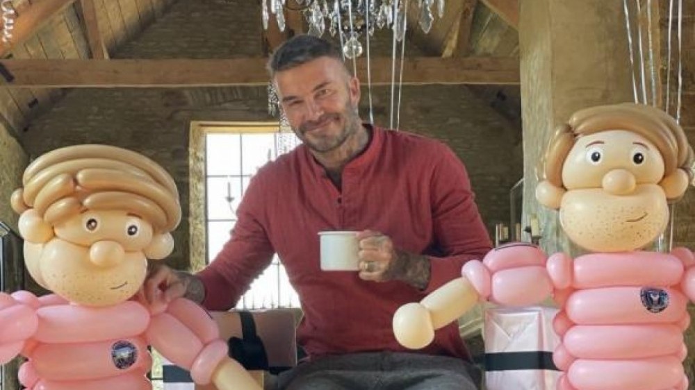 Victoria khoe ảnh David Beckham rạng rỡ đón sinh nhật tuổi 46