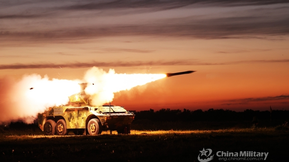 Bộ binh Trung Quốc diễn tập chống hạm bằng rocket và tên lửa chống tăng