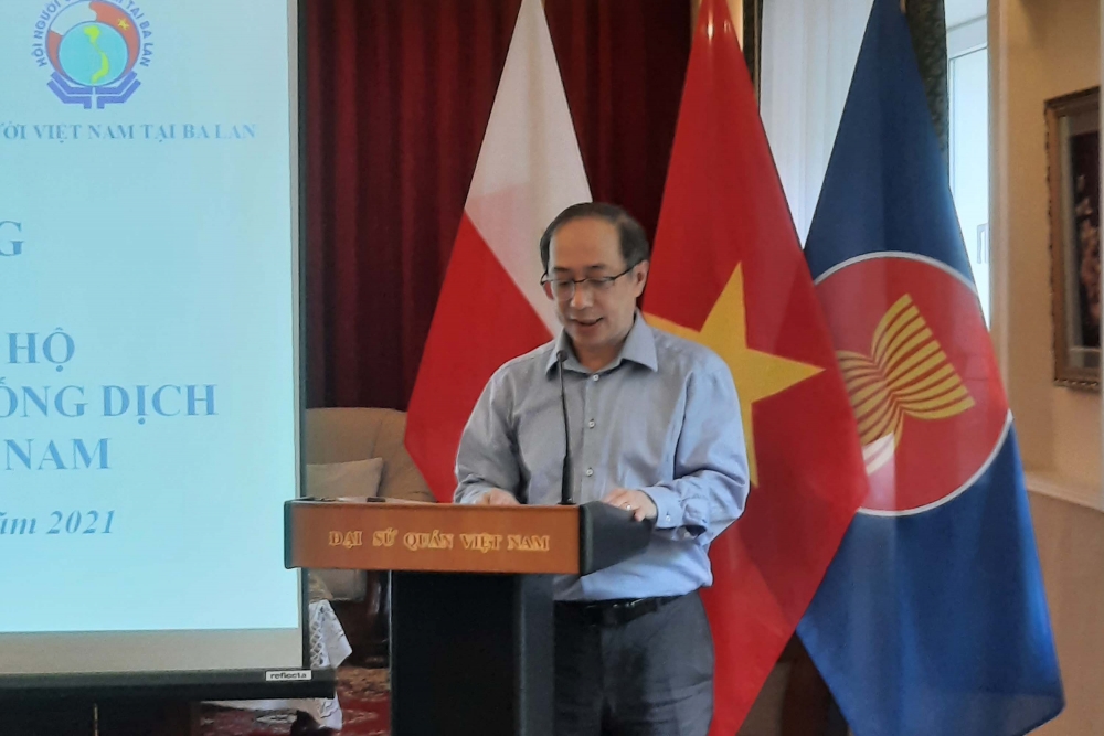 Đại sứ quán và Cộng đồng người Việt tại Ba Lan quyên góp ủng hộ phòng, chống Covid-19