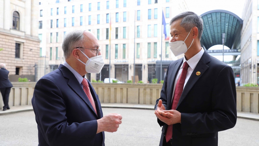 Các bang Đức tặng hàng trăm nghìn bộ xét nghiệm cho Việt Nam chống Covid-19. Ảnh TTXVN