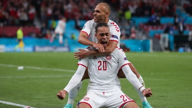 Xứ Wales vs Đan Mạch (23h00 ngày 26/06): Bên 'rũ bùn đứng dậy sáng lòa', bên tiếp tục sắm vai trò ‘ngựa ô’