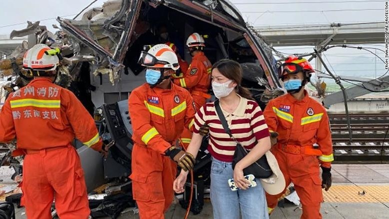 Tai nạn tàu hỏa ở Trung Quốc, Slovakia; nổ nhà máy hóa chất ở Ấn Độ