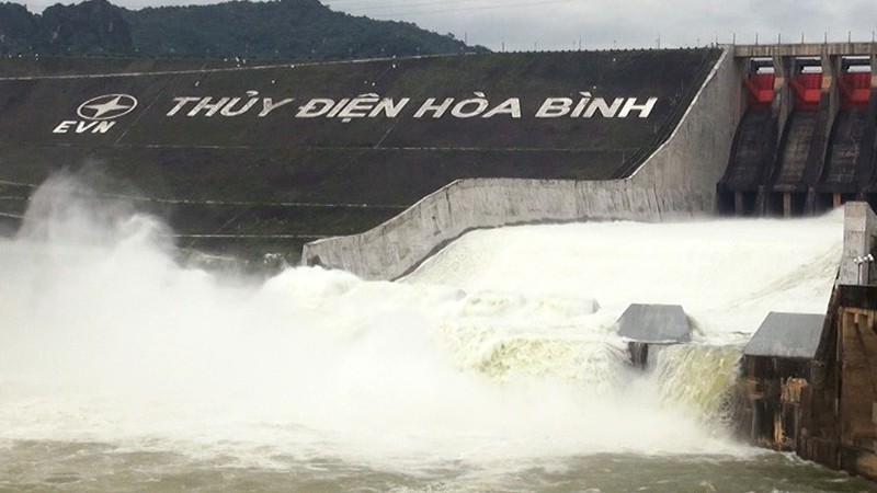 Tiếp tục mở cửa xả đáy số 2, nhà máy Thuỷ điện Hoà Bình sẵn sàng ứng phó khi có diễn biến bất ngờ