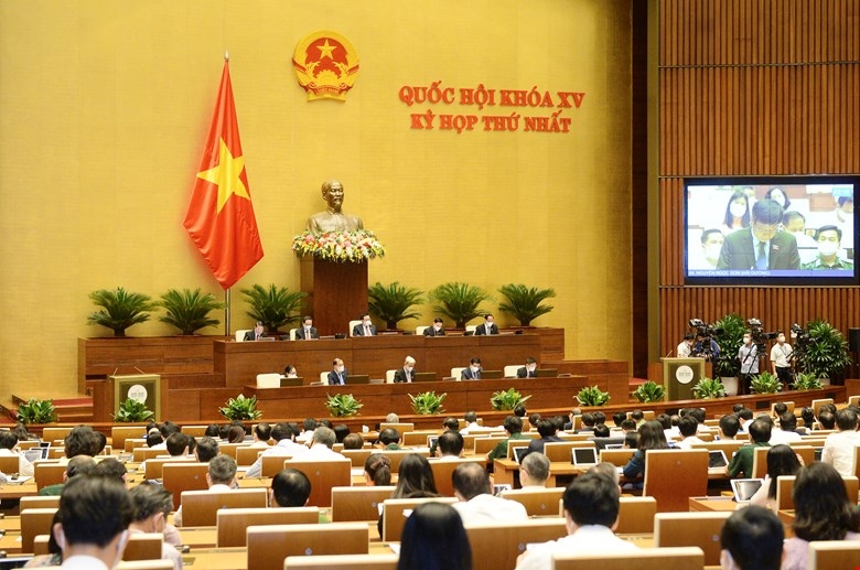 Các đại biểu thảo luận ngày 24/7.