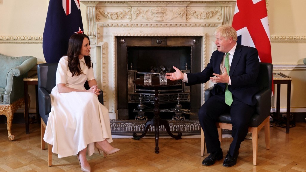 Anh-New Zealand ra tuyên bố chung, ủng hộ Biển Đông tự do và rộng mở