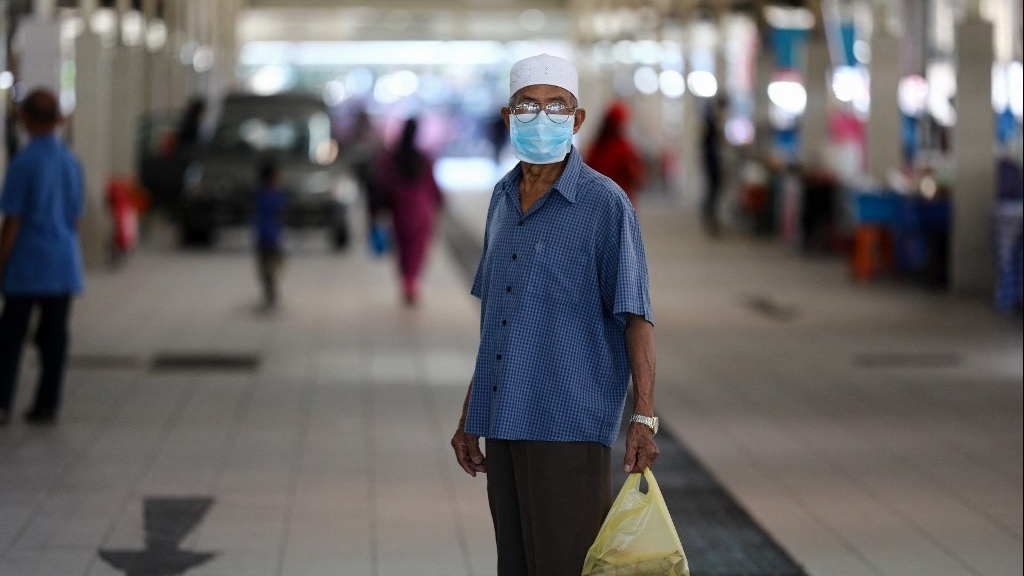 Covid-19: Brunei trở lại biện pháp nghiêm ngặt, Nhật lo hệ thống y tế sụp đổ, Trung Quốc gần 100 ca cộng đồng