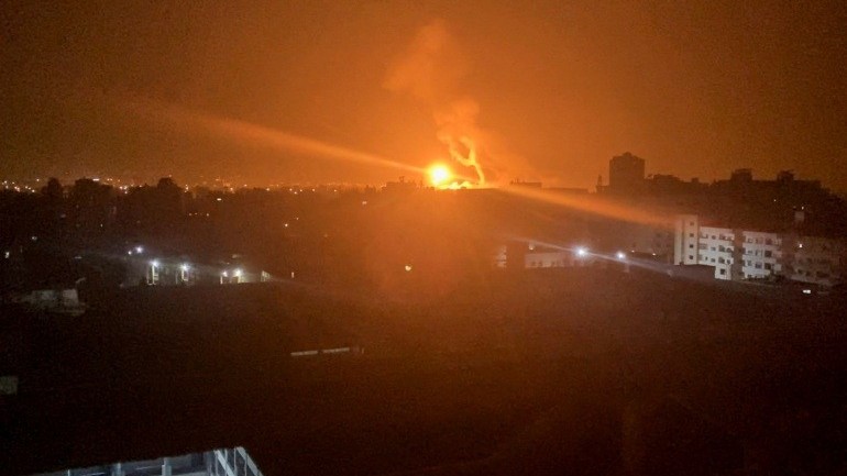 Israel nói có thể kéo dài không kích Gaza, Iran cảnh báo ‘trả giá đắt’