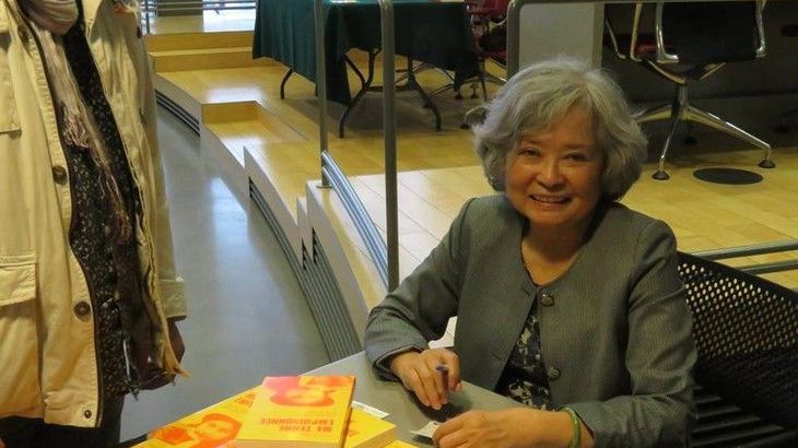 Thanh niên Việt kiều tại Pháp ủng hộ nạn nhân chất độc da cam dioxin Việt Nam