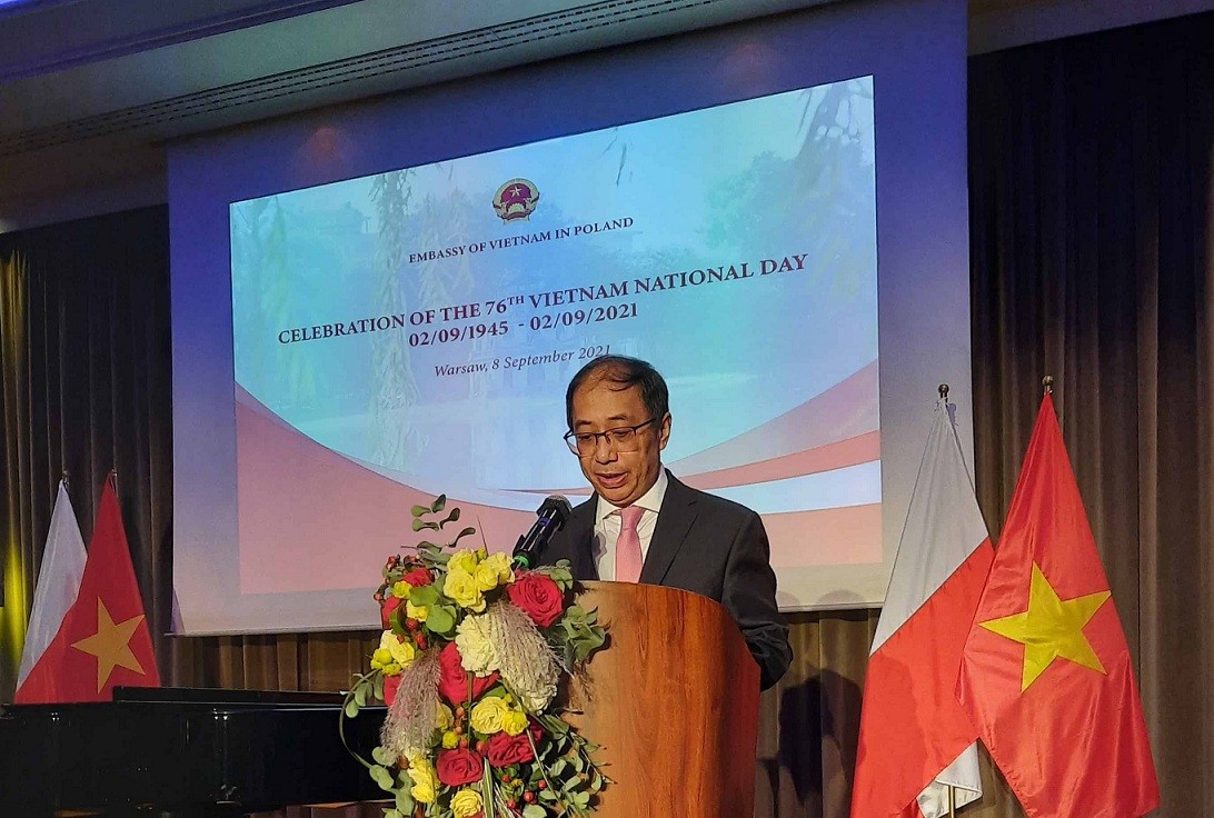 Trang trọng kỷ niệm 76 năm Quốc khánh nước nước CHXHCN Việt Nam tại Ba Lan Trang trọng kỷ niệm 76 năm Quốc khánh nước CHXHCN Việt Nam tại Ba Lan