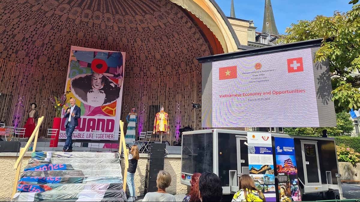 Nhộn nhịp các hoạt động xúc tiến thương mại và quảng bá văn hoá Việt Nam tại Thụy Sỹ