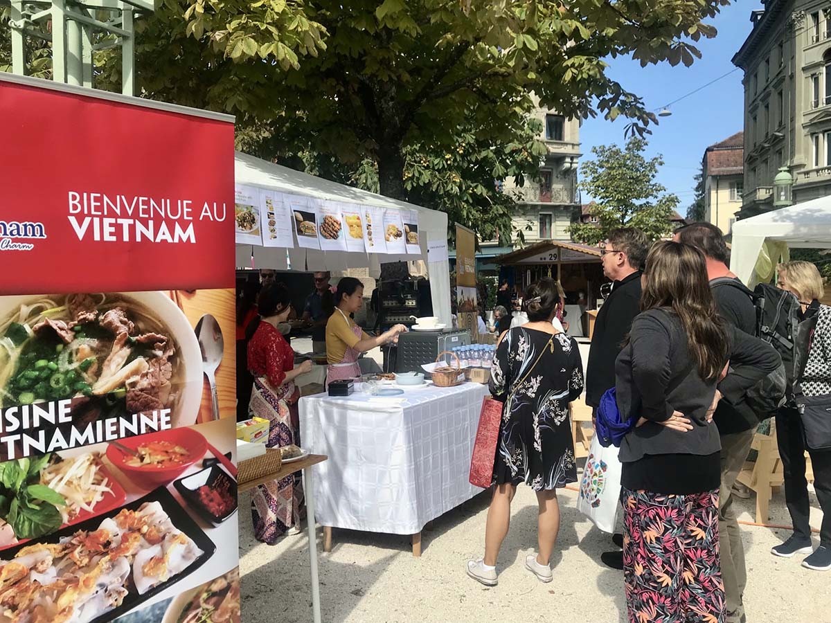 Nhộn nhịp các hoạt động xúc tiến thương mại và quảng bá văn hoá Việt Nam tại Thụy Sỹ