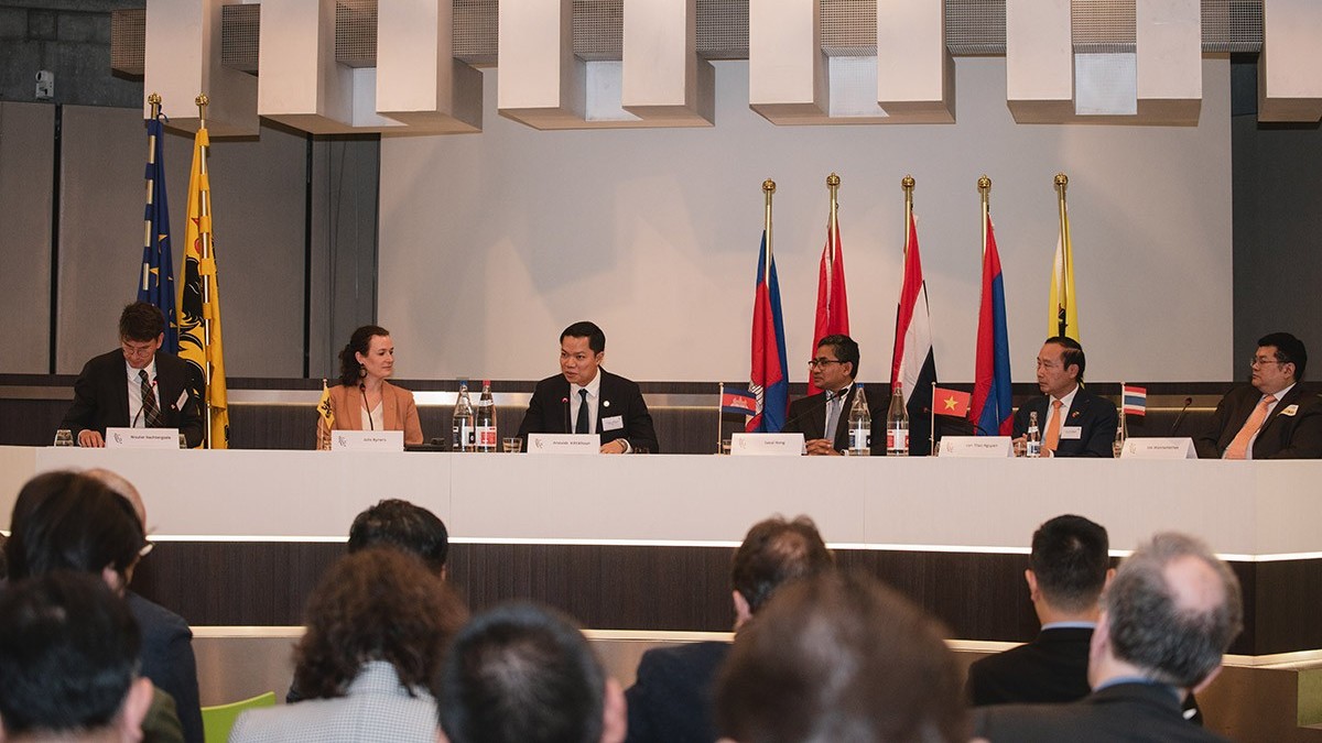 Đại sứ Nguyễn Văn Thảo dự Diễn đàn về Ủy hội sông Mekong Quốc tế tại Bỉ