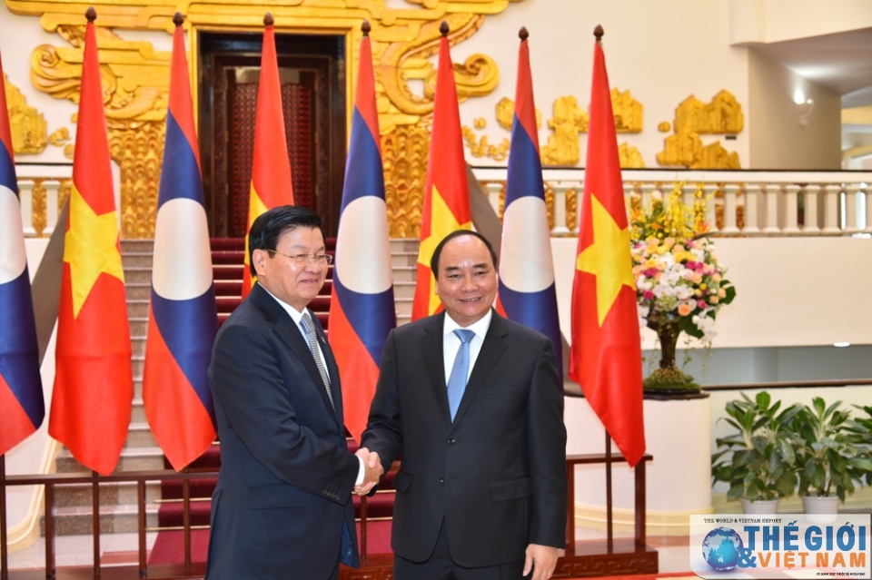 Thủ tướng Nguyễn Xuân Phúc hội đàm với Thủ tướng Lào
