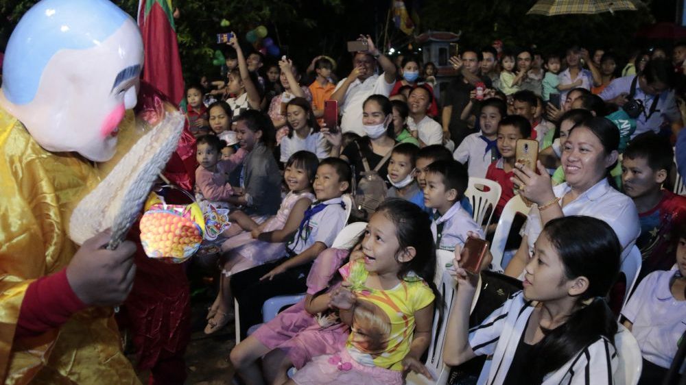 Tết Trung thu ý nghĩa của con em Việt kiều ở thủ đô Vientine, Lào