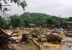 Dự báo thời tiết ngày và đêm nay (18/10): Bắc Bộ trời lạnh, Trung Bộ tiếp tục mưa lớn