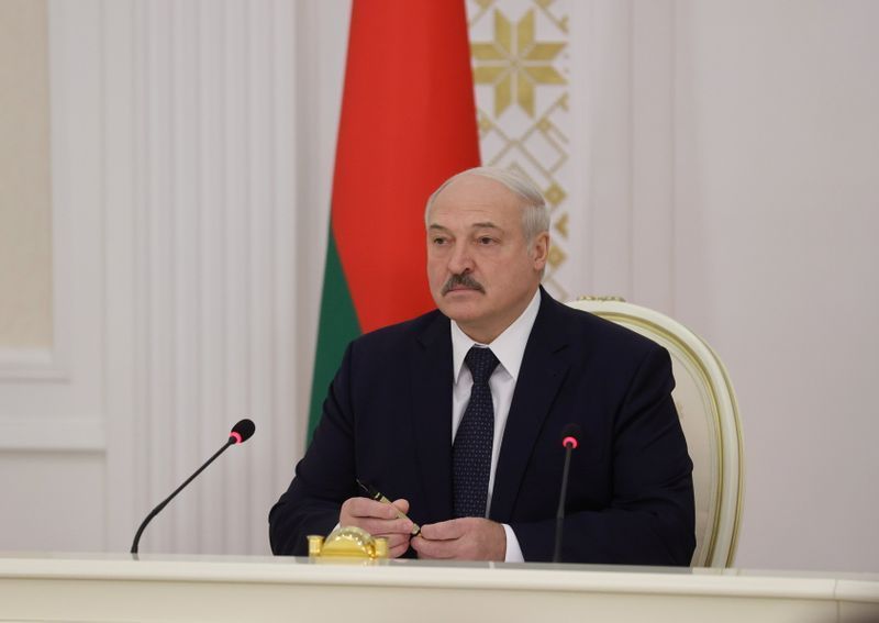Belarus: Tổng thống Lukashenko điện đàm với ngoại trưởng Mỹ; Thủ lĩnh đối lập là F1 của quan chức mắc Covid-19. (Nguồn: Reuters) Belarus: Tổng thống Lukashenko điện đàm với ngoại trưởng Mỹ; Thủ lĩnh đối lập là F1 của quan chức mắc Covid-19