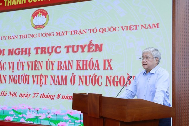 Kiều bào chung tay cùng đất nước vượt qua đại dịch Covid-19. (Nguồn: Mattran.org) Kiều bào chung tay cùng đất nước vượt qua đại dịch Covid-19. (Nguồn: Mattran.org)