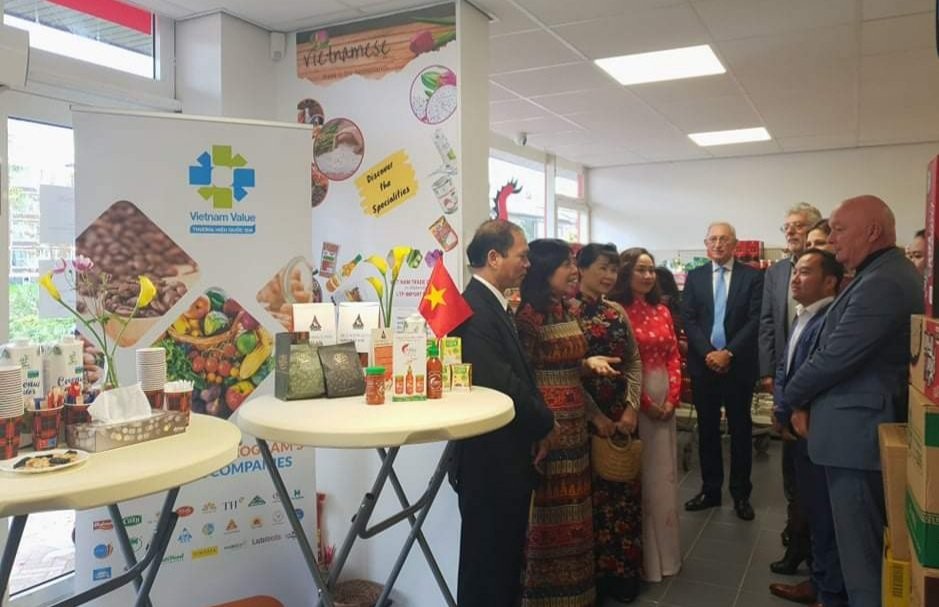 Tuần hàng Việt Nam tại Hà Lan: Thúc đẩy tiêu dùng hàng Việt, nâng cao thương hiệu quốc gia Tuần hàng Việt Nam tại Hà Lan: Thúc đẩy tiêu dùng hàng Việt, nâng cao thương hiệu quốc gia