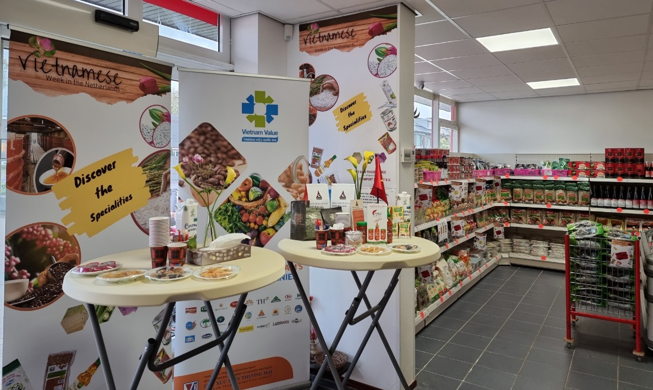 Tuần hàng Việt Nam tại Hà Lan: Thúc đẩy tiêu dùng hàng Việt, nâng cao thương hiệu quốc gia Tuần hàng Việt Nam tại Hà Lan: Thúc đẩy tiêu dùng hàng Việt, nâng cao thương hiệu quốc gia
